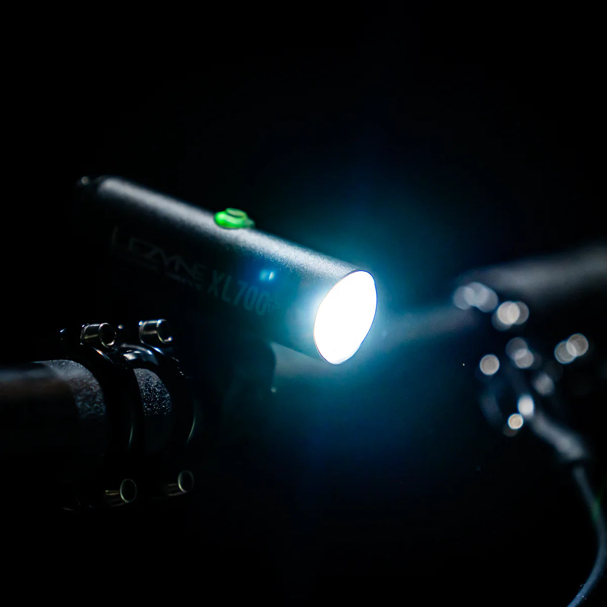 Lezyne CLASSIC DRIVE XL 700+ FRONT 700 LUMEN USB-C RECHRARGEABLE FRNT LIGHT,RUBBER STRAP