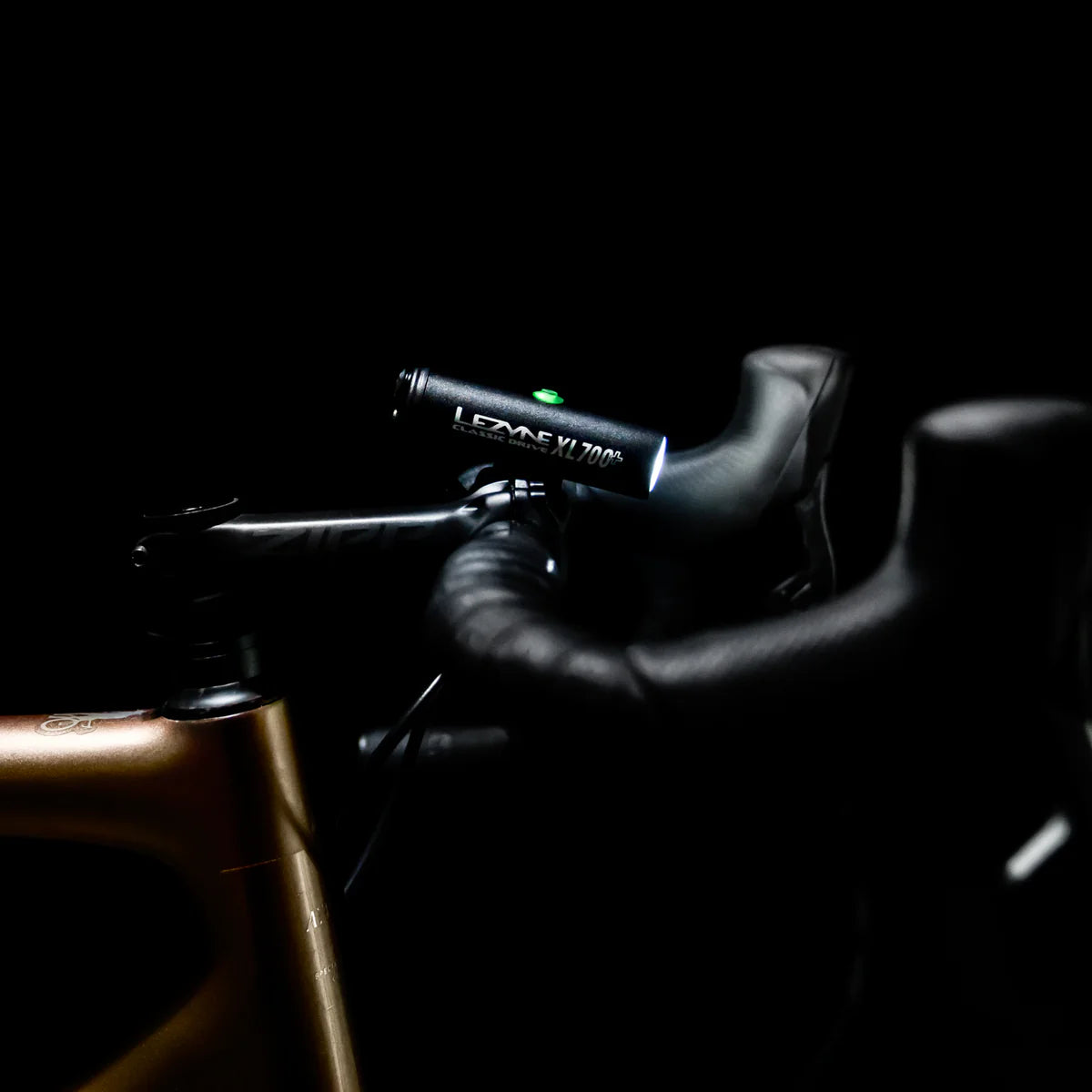 Lezyne CLASSIC DRIVE XL 700+ FRONT 700 LUMEN USB-C RECHRARGEABLE FRNT LIGHT,RUBBER STRAP